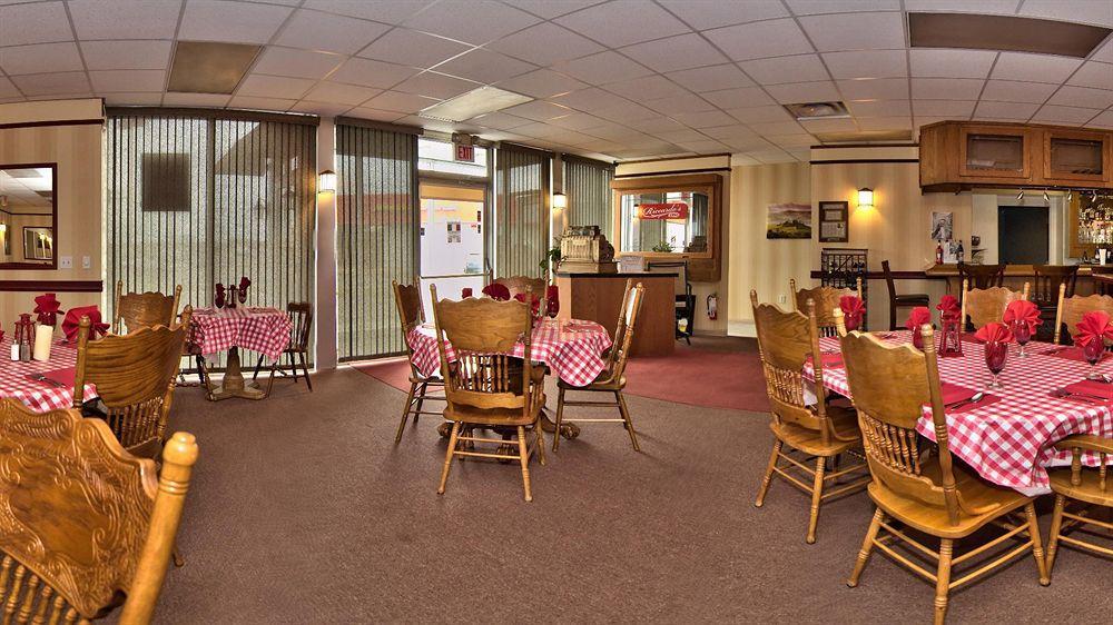 Holiday Inn Express Hotel & Suites Watertown - Thousand Islands By Ihg Bagian luar foto