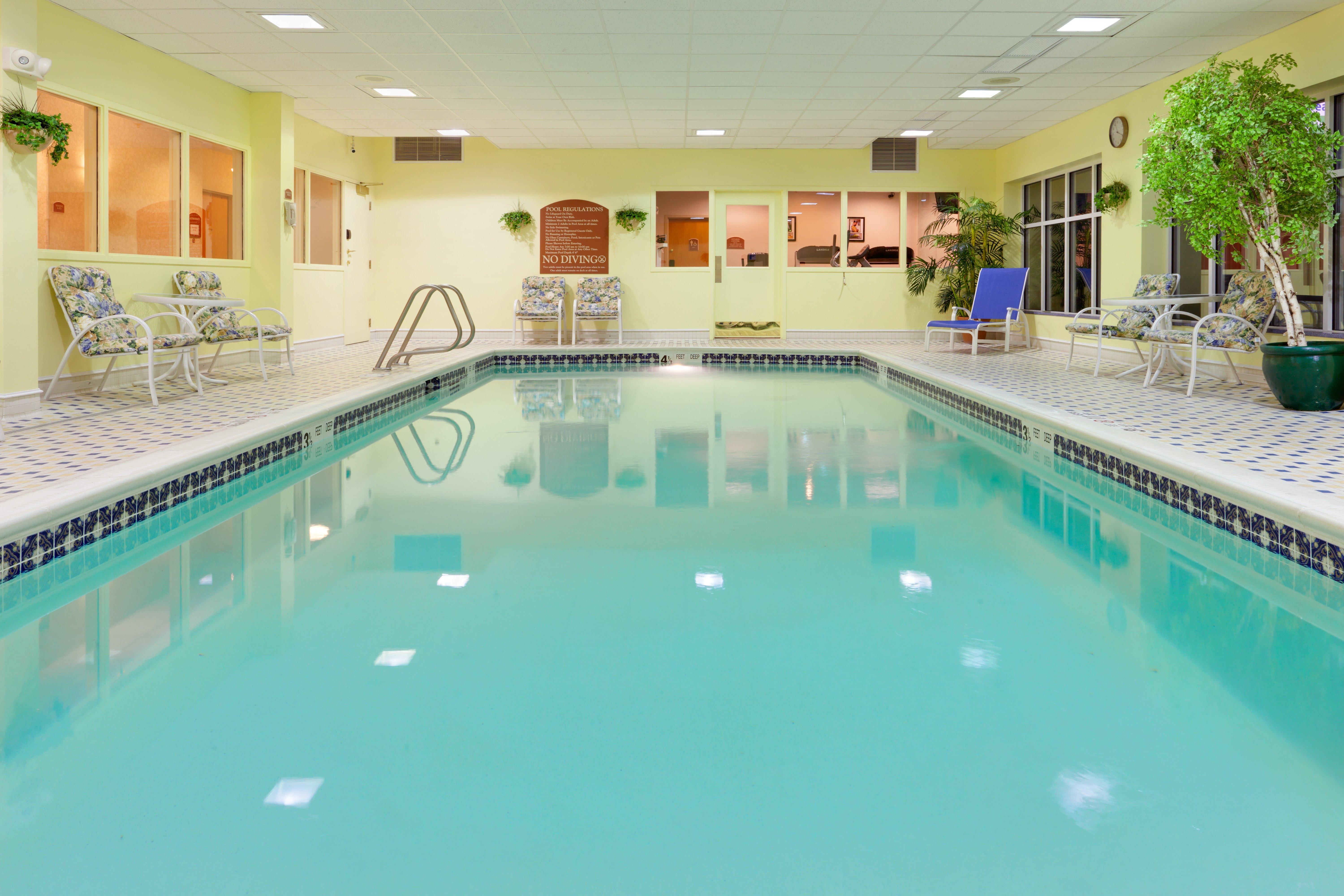 Holiday Inn Express Hotel & Suites Watertown - Thousand Islands By Ihg Bagian luar foto