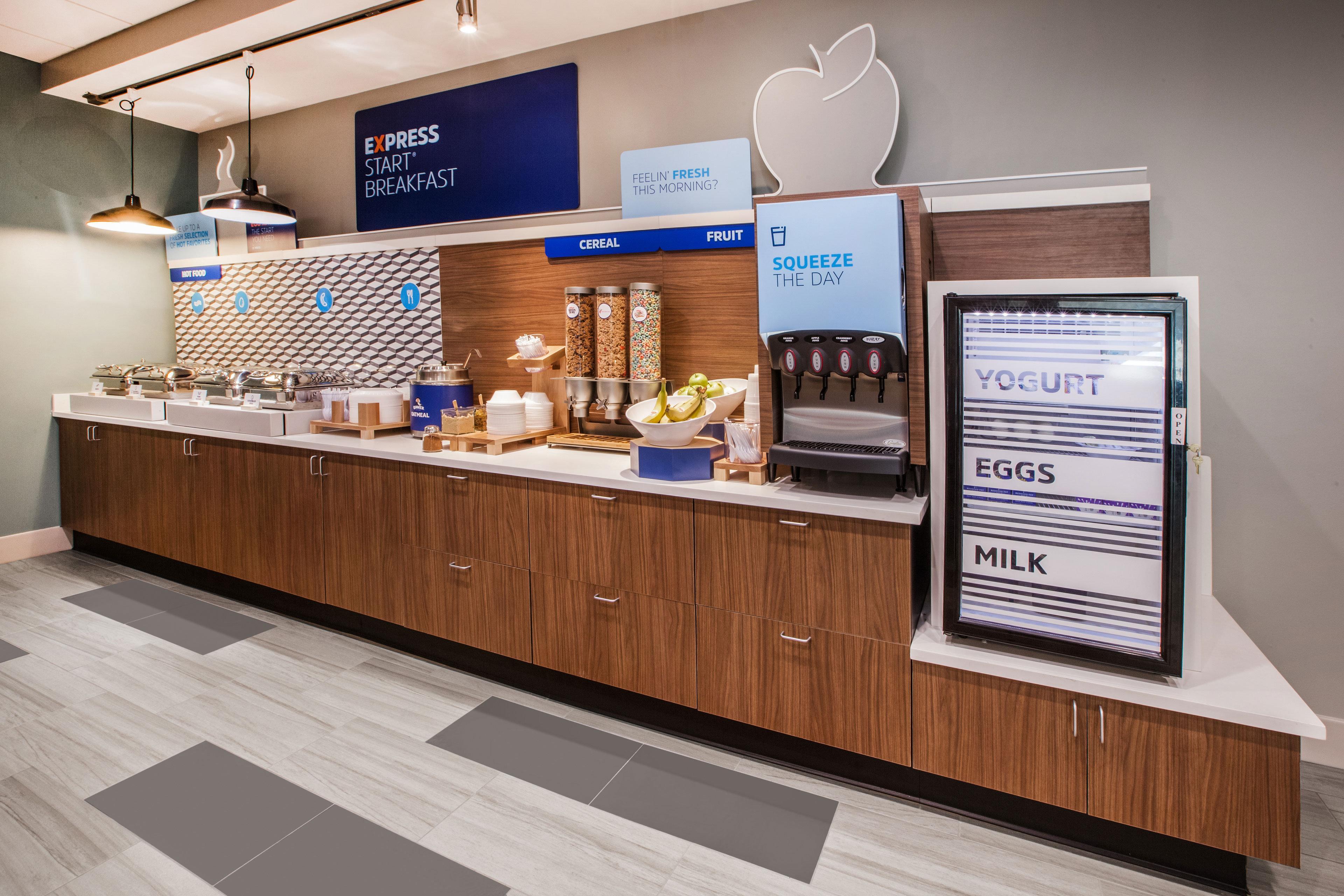 Holiday Inn Express Hotel & Suites Watertown - Thousand Islands By Ihg Bagian luar foto