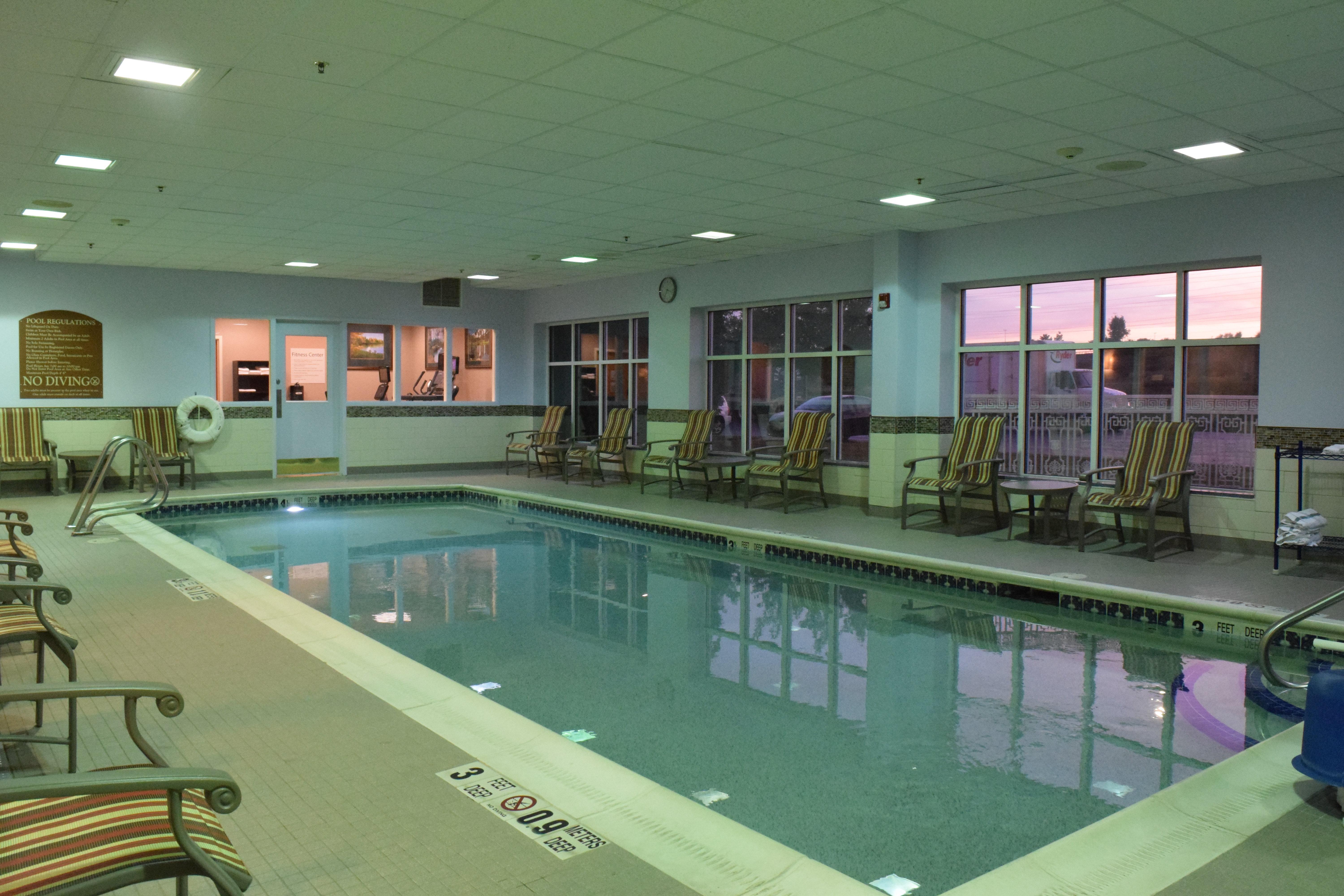Holiday Inn Express Hotel & Suites Watertown - Thousand Islands By Ihg Bagian luar foto