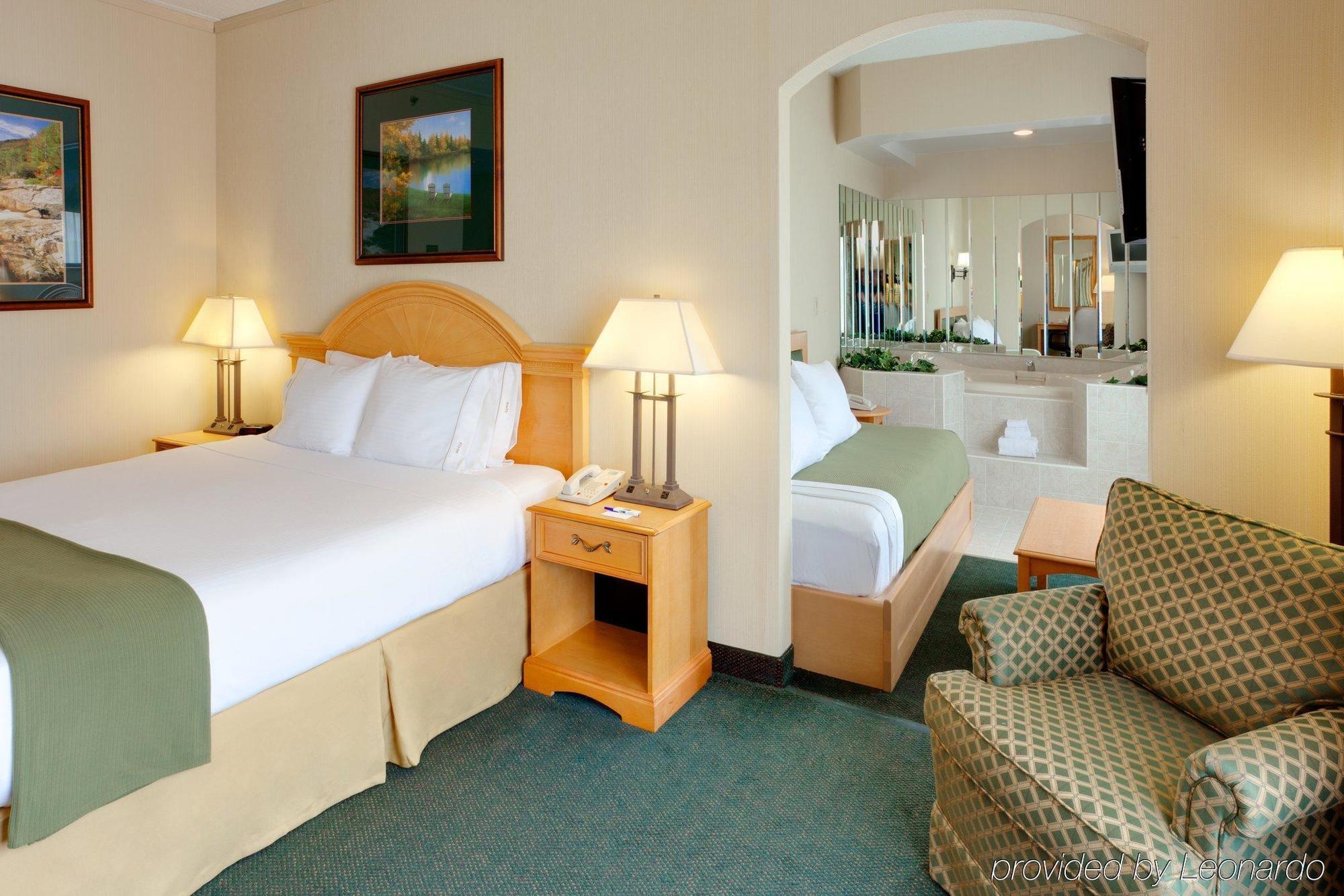 Holiday Inn Express Hotel & Suites Watertown - Thousand Islands By Ihg Ruang foto