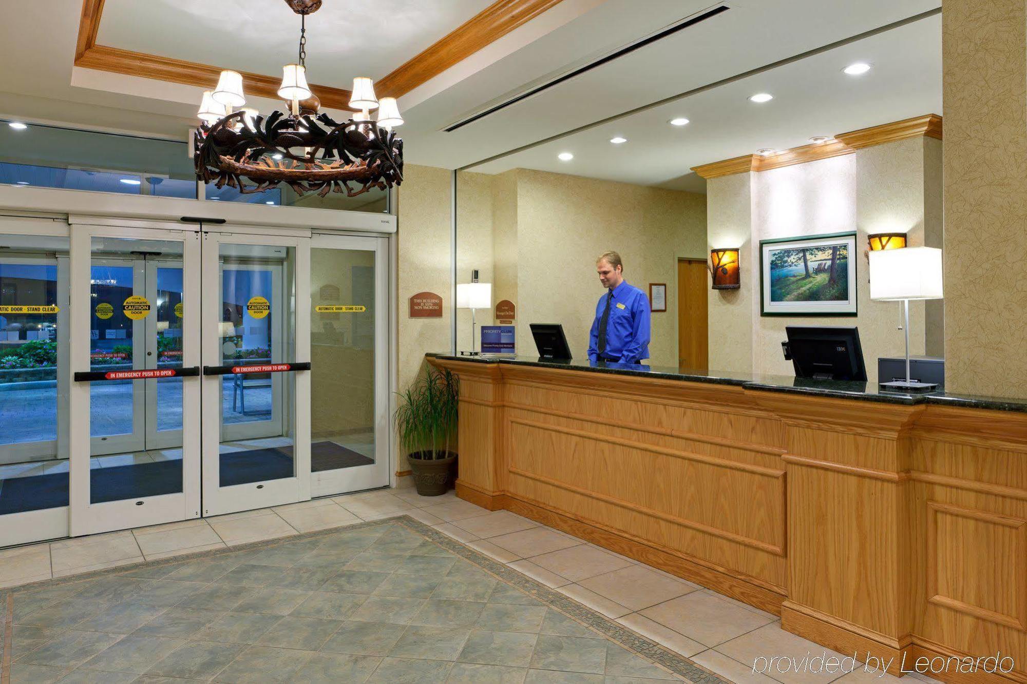 Holiday Inn Express Hotel & Suites Watertown - Thousand Islands By Ihg Bagian luar foto